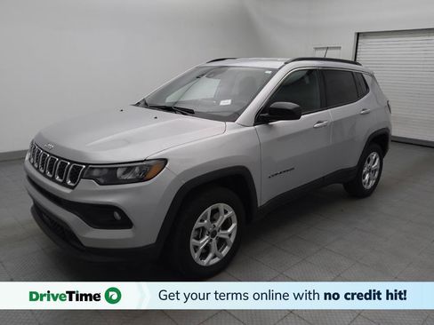 Used 2025 Jeep Compass Latitude AWD/4WD image 1