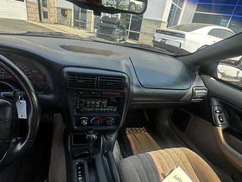 Used 1997 Chevrolet Camaro LT RWD image 13