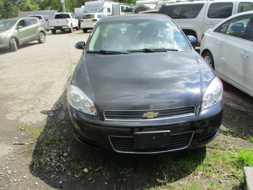 Used 2009 Chevrolet Impala LT w/ Luxury Edition Package FWD image 2