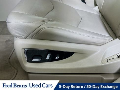Used 2020 Cadillac Escalade Premium Luxury AWD/4WD image 26
