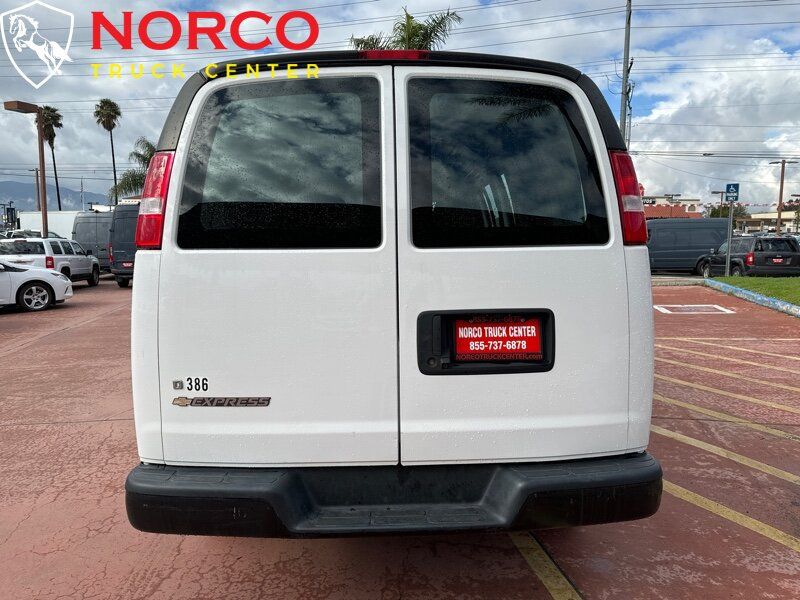 Used 2021 Chevrolet Express 2500 w/ Driver Convenience Package RWD image 9