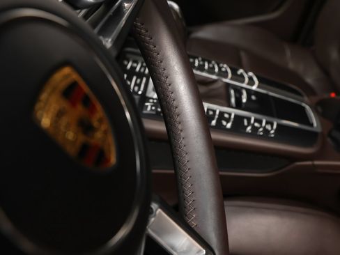 Certified 2019 Porsche Macan AWD/4WD image 29