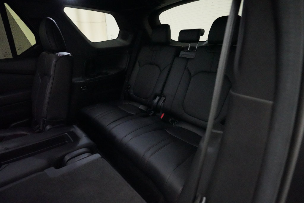 Used 2025 Honda Pilot Black Edition image 17
