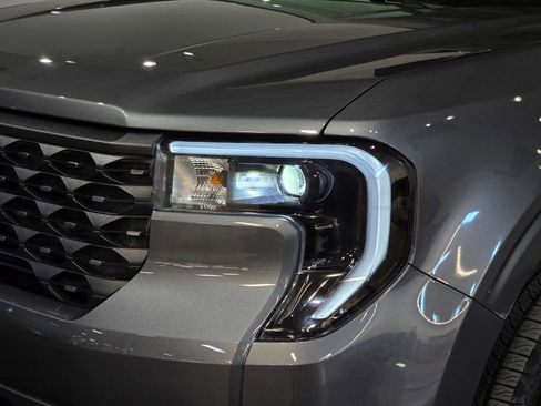 New 2025 Ford Maverick Lariat w/ 4K Tow Package image 12