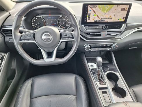 Used 2024 Nissan Altima 2.5 SR w/ SR Premium Package image 20
