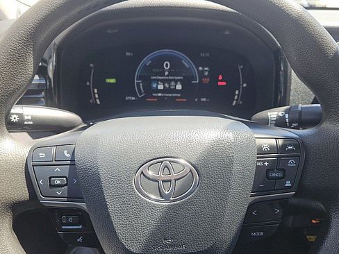 Used 2025 Toyota Camry LE AWD/4WD image 16