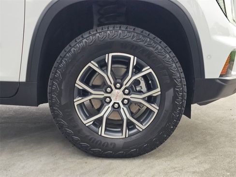 Used 2025 GMC Acadia AT4 w/ Super Cruise Package image 9