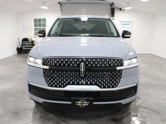 New 2027 Lincoln Navigator Premiere RWD video 2