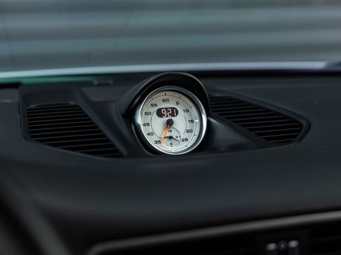 Certified 2018 Porsche 911 Carrera T RWD image 32