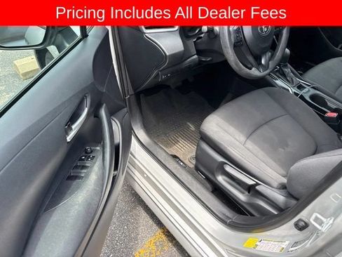 Used 2021 Toyota Corolla LE FWD image 9