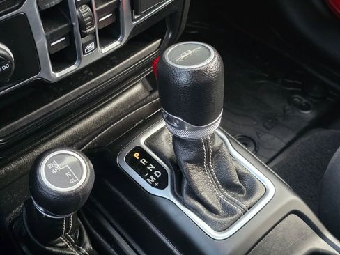 Used 2020 Jeep Gladiator Overland image 37