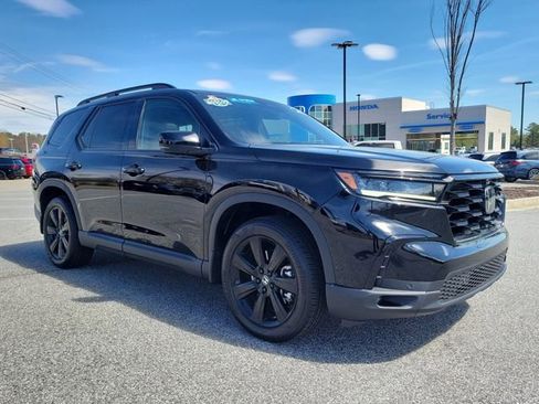 Certified 2025 Honda Pilot Black Edition image 3