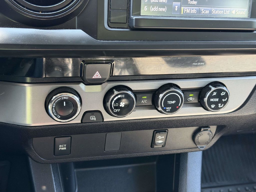 Used 2018 Toyota Tacoma SR AWD/4WD image 5