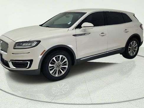 Used 2020 Lincoln Nautilus FWD w/ Equipment Group 101A image 3
