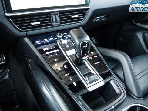 Used 2019 Porsche Cayenne S image 16