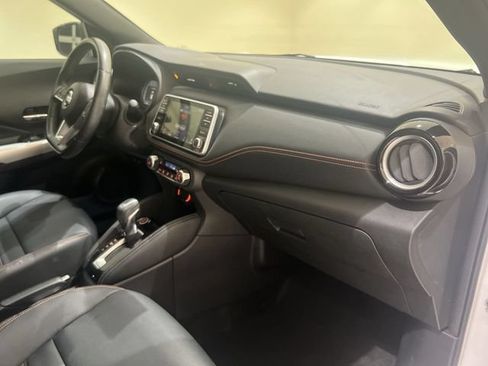 Used 2019 Nissan Kicks SR w/ SR Premium Package FWD image 24