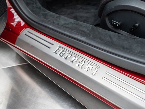 Used 2011 Ferrari 458 Italia Coupe RWD image 30