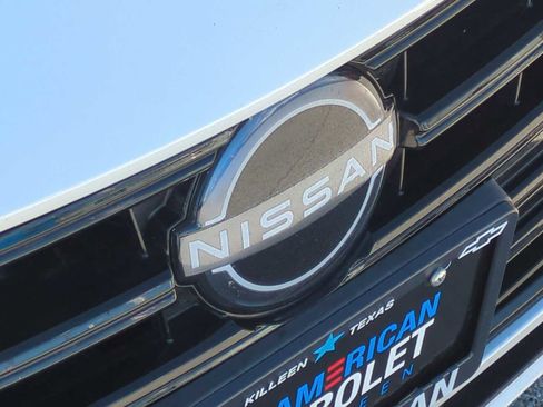 Used 2024 Nissan Versa SR image 28