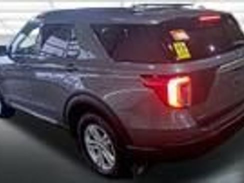 Used 2022 Ford Explorer XLT image 9