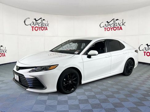 Used 2024 Toyota Camry LE image 2