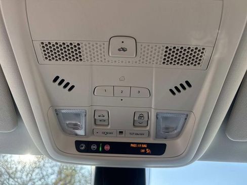 Used 2023 Cadillac XT6 Premium Luxury w/ Technology Package image 22