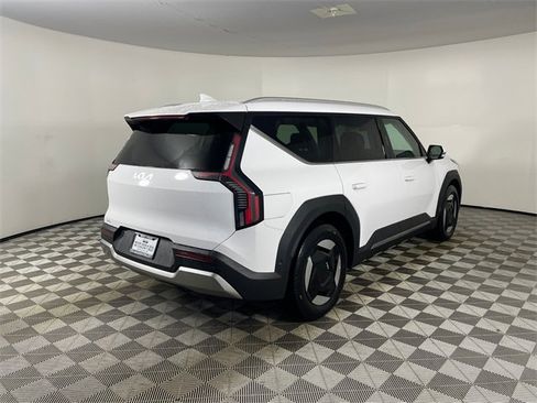 New 2026 Kia EV9 Wind image 6