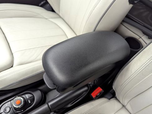 Used 2017 MINI Cooper S image 33