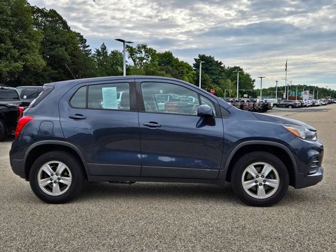 Used 2018 Chevrolet Trax LS w/ LPO, Cargo Package AWD/4WD image 7