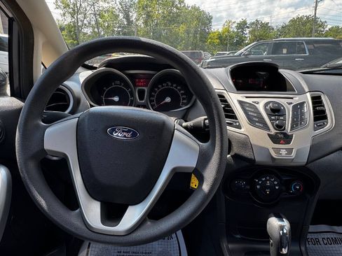 Used 2012 Ford Fiesta SE FWD image 16