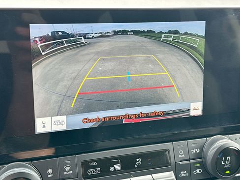 Used 2024 Toyota Grand Highlander AWD image 17