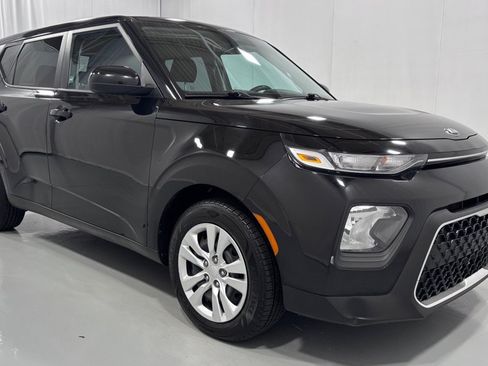 Used 2021 Kia Soul LX FWD image 3