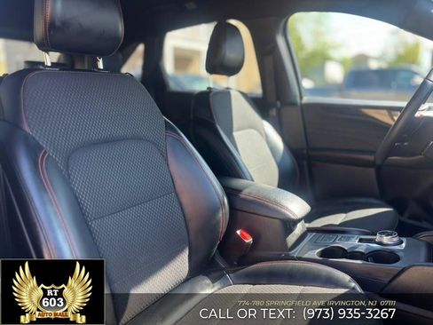 Used 2025 Ford Escape ST-Line FWD image 10