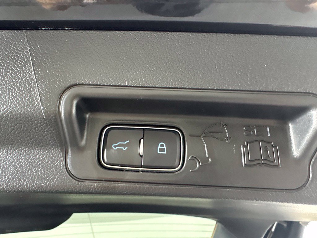 Used 2024 Ford Explorer XLT w/ Equipment Group 202A AWD/4WD image 53