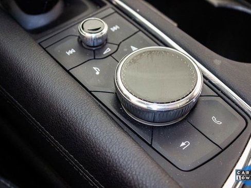 Certified 2025 Cadillac XT5 Premium Luxury image 33