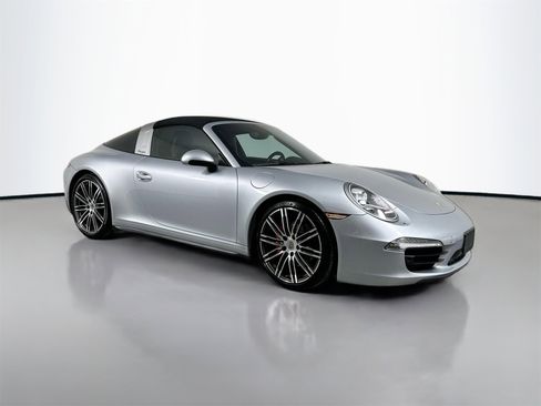 Used 2015 Porsche 911 Targa 4S image 9