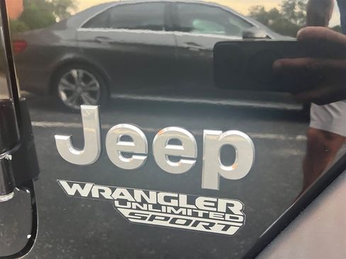 Used 2020 Jeep Wrangler Unlimited Sport S AWD/4WD image 38