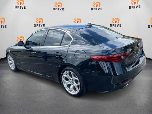 Used 2018 Alfa Romeo Giulia Ti image 3