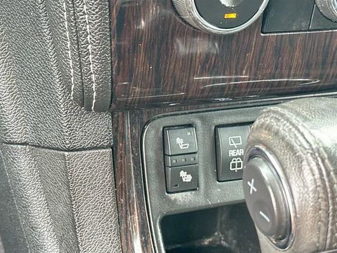 Used 2017 Chevrolet Traverse LT w/ Style and Technology Package image 14