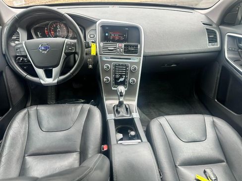 Used 2016 Volvo XC60 T5 Premier w/ Proximity Package FWD image 11