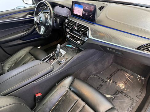 Used 2022 BMW M550i xDrive AWD/4WD image 30