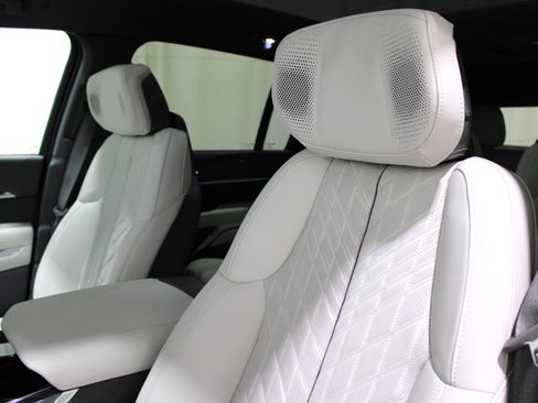 New 2025 Cadillac Escalade IQ Luxury 1 image 4