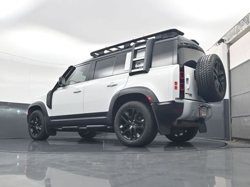 Used 2020 Land Rover Defender 110 HSE AWD/4WD image 22