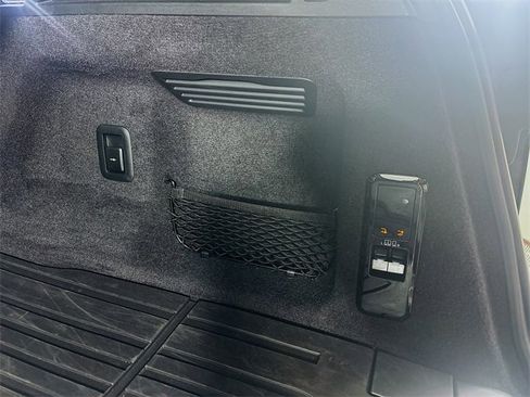 Used 2025 Land Rover Range Rover Sport Dynamic SE image 6