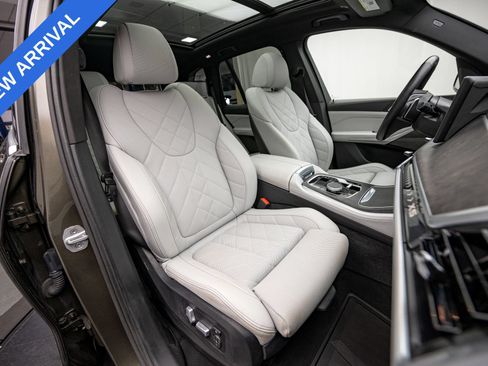 Used 2024 BMW X5 xDrive40i w/ Premium Package AWD/4WD image 13