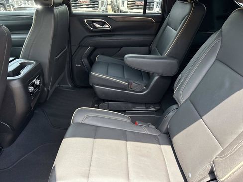 Used 2023 GMC Yukon XL SLT w/ SLT Luxury Package AWD/4WD image 30