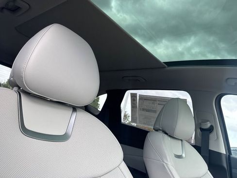 Used 2025 Hyundai Tucson Limited image 15