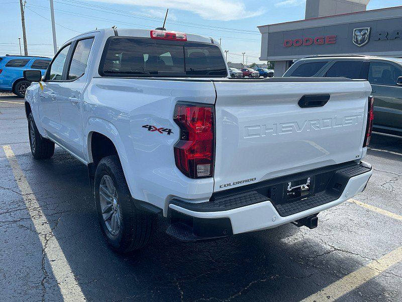 Used 2024 Chevrolet Colorado LT w/ LT Convenience Package II AWD/4WD image 15