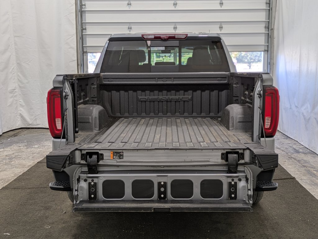 Used 2023 GMC Sierra 1500 Denali AWD/4WD image 18