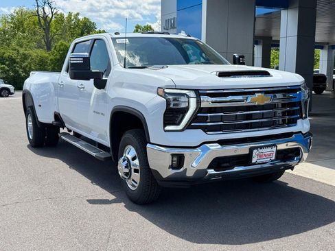 New 2026 Chevrolet Silverado 3500 LTZ w/ LTZ Plus Package AWD/4WD image 23