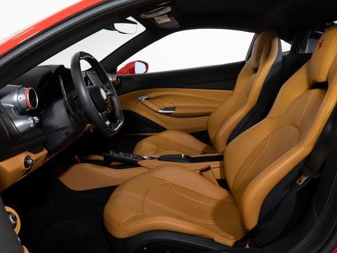 Certified 2022 Ferrari F8 Tributo RWD image 4